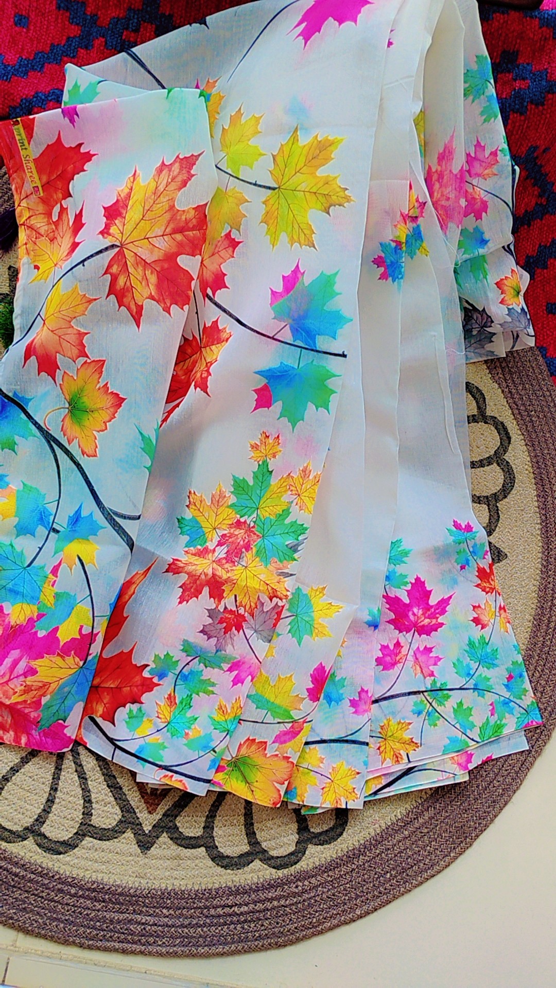 চান্দেরি সিল্ক — শ্বেত পাতাবাহার