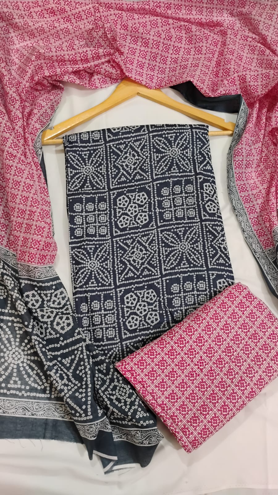 জয়পুরি প্যাটেল — ধূসর গোলাপ কালেকশন