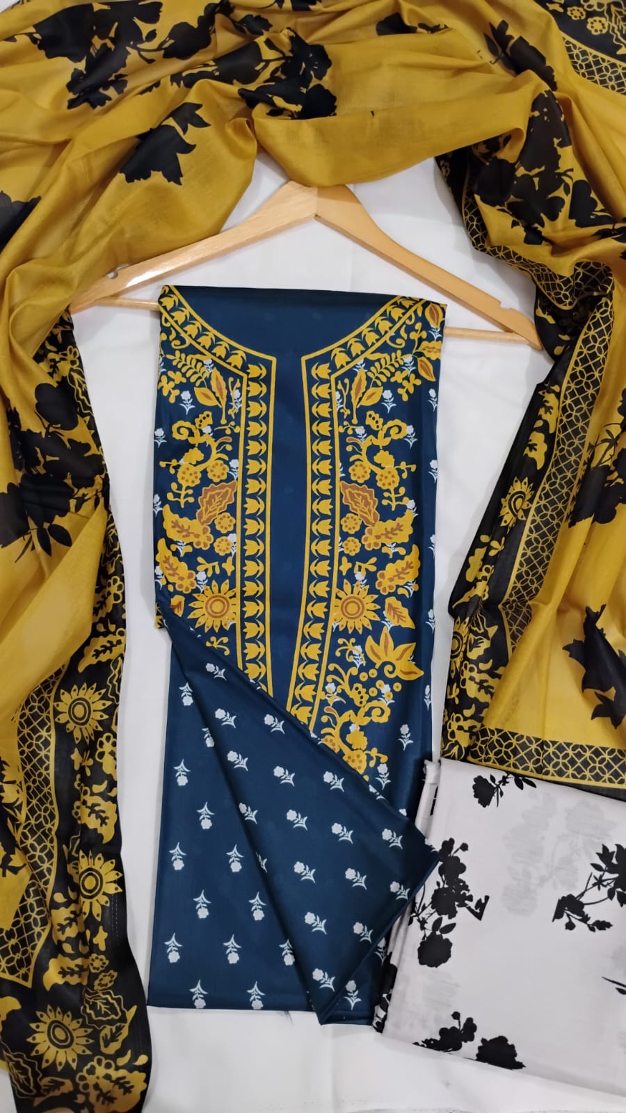 প্রিমিয়াম কোকো প্রিন্ট — নীলকান্ত-সোনালী কালেকশন