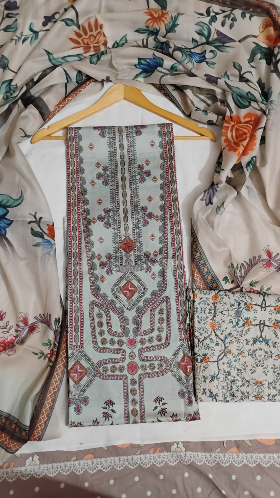 প্রিমিয়াম কোকো প্রিন্ট — দুধসাদা নক্সাদার কালেকশন