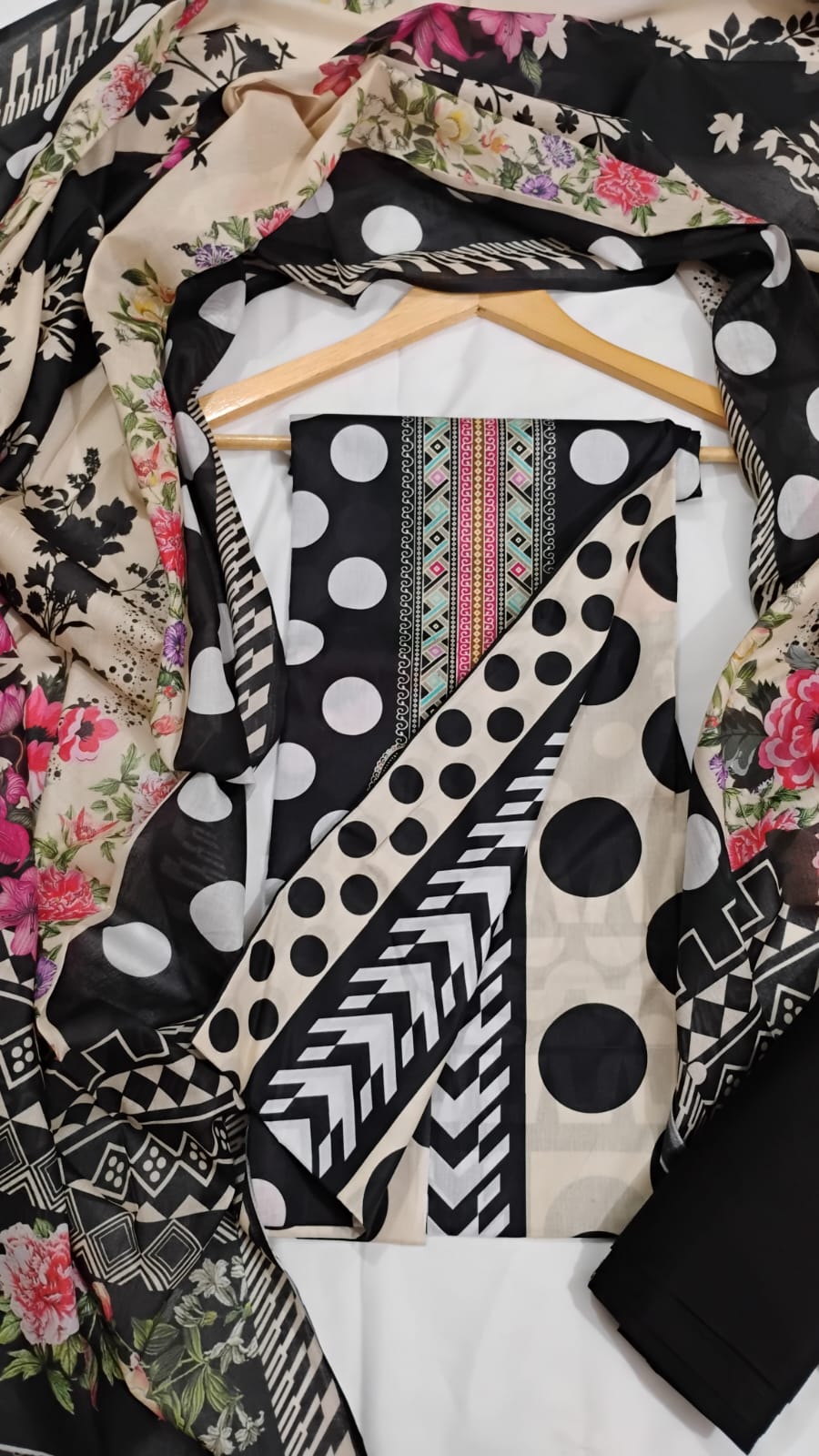 প্রিমিয়াম জমজম কটন — দুধসাদা-কালো কালেকশন